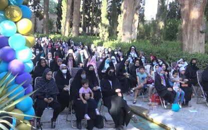 تجلیل از دختران شهدای مدافع حرم و حافظان قرآن در باغ فین کاشان