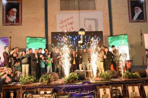 جشن قهرمانی تیم کشتی ایزی پایپ کاشان در سالن وزرزشی شهید اردهال فین (20)